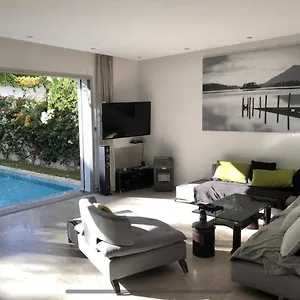 Moderne Avec Piscine, Front De Villa